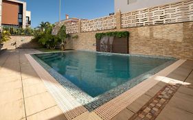 Villa, Private Heated Pool And Jacuzzi .